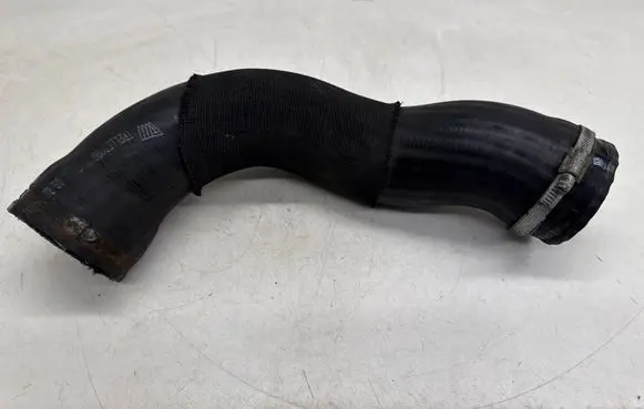 Volvo XC70 Intercooler hose/pipe