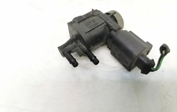 Volkswagen Touran I Vacuum valve 1K0906283A