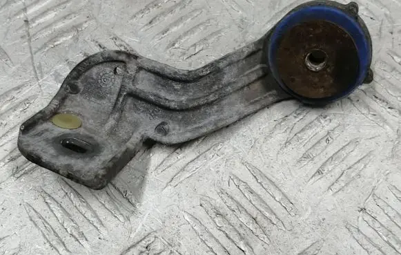 Peugeot 308 Radiator mount bracket 9603779180