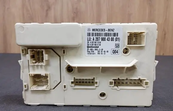 Mercedes-Benz E A207 Central body control module 2079004300 A2079004300 2840913903300