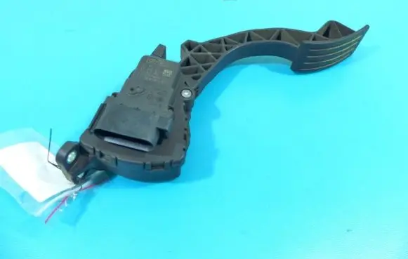 Mazda 3 I Accelerator throttle pedal 4M51-9F836-AG IMPRK1222361