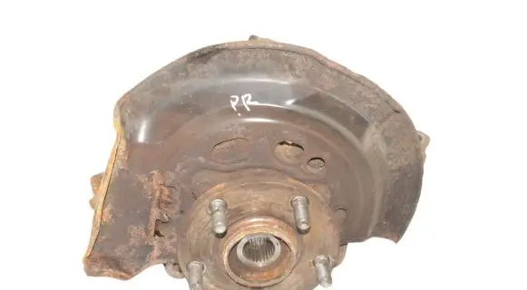 Toyota Auris E180 Front wheel hub