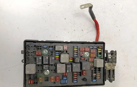 Opel Insignia A Fuse module 13343479