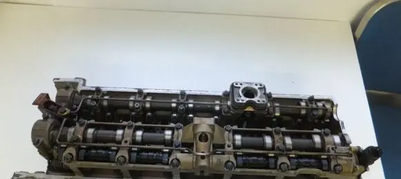 BMW 7 E65 E66 Engine head 