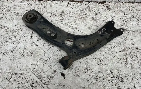 Volkswagen Golf VII Front lower control arm/wishbone