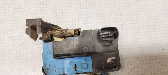 Volvo V70 Front door lock