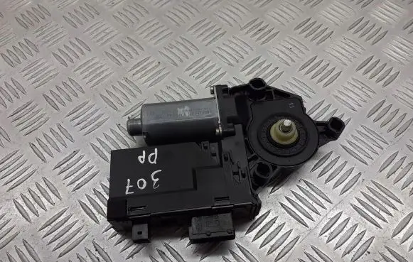 Peugeot 307 Vent window/glass motor 9637131180