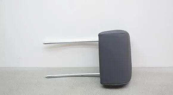 Audi Q7 4M Front seat headrest 