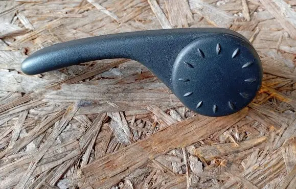 Renault Laguna II Seat adjustment handle 9275194