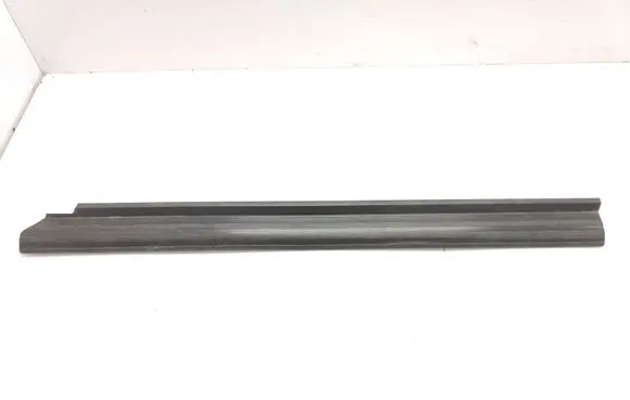 Volkswagen PASSAT B2 Front sill trim cover