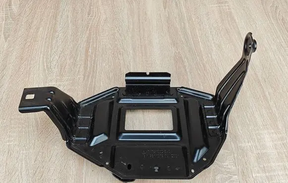 BMW 5 G30 G31 G38 Battery bracket 9311079