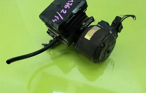 Citroen C5 Air suspension compressor/pump 