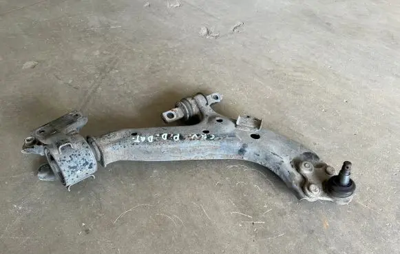 Honda CR-V Front lower control arm/wishbone