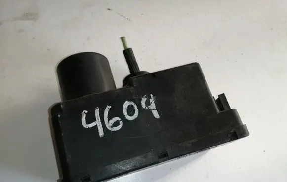 Volkswagen PASSAT B3 Central locking vacuum pump 357862257