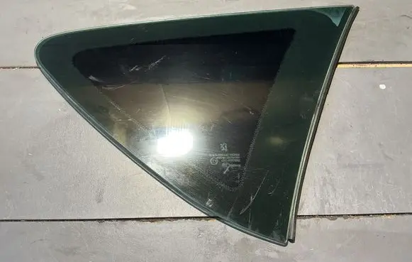 Peugeot 407 Front door window glass four-door 43R001025 E000184