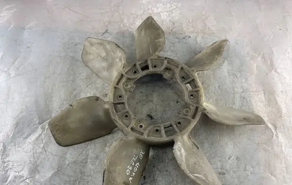 Toyota Land Cruiser (HDJ90) Viscous fan clutch 