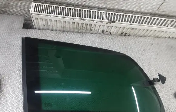Ford Galaxy Rear side window