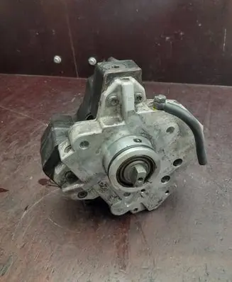 Volvo S60 Fuel injection high pressure pump 8689591 038812 0445010043