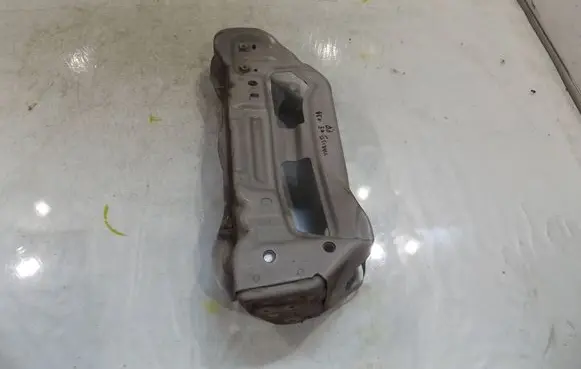Toyota Yaris Holder (bracket) 
