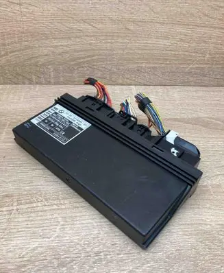 BMW 5 E60 E61 Comfort/convenience module 9114448 5WK49110 WITHPLUG