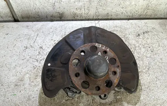 Mercedes-Benz E W212 Front wheel hub
