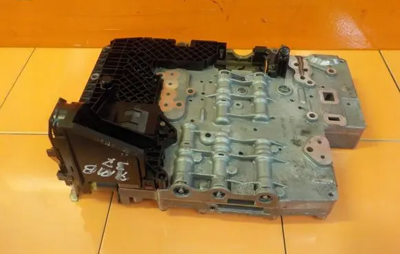 Land Rover Discovery 3 - LR3 Torque split ecu control unit/module 1068128366 276DT