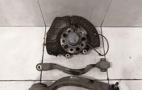 Mercedes-Benz C W204 Front wheel bearing hub A2183320901