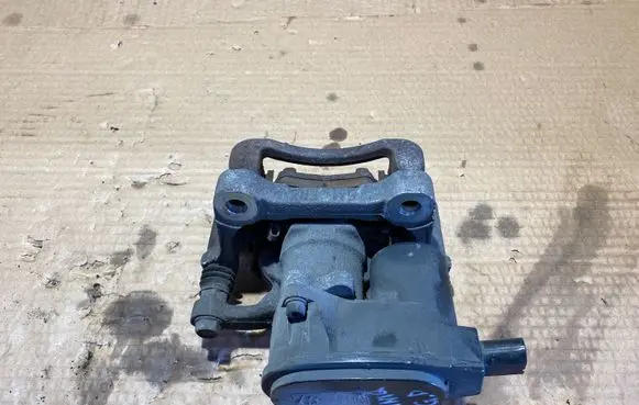 Hyundai Ioniq Rear brake caliper 285M5