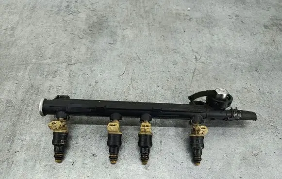 Volkswagen Golf III Fuel main line pipe