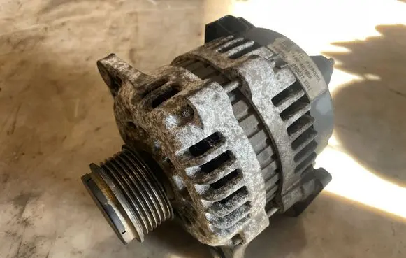 Opel Astra H Generator/alternator 8980311541