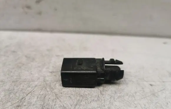 Volkswagen Golf V Outside/external air temperature sensor 8ZO820535
