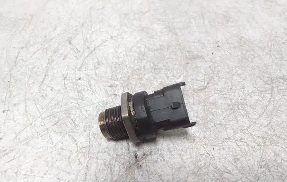 Fuel pressure sensor