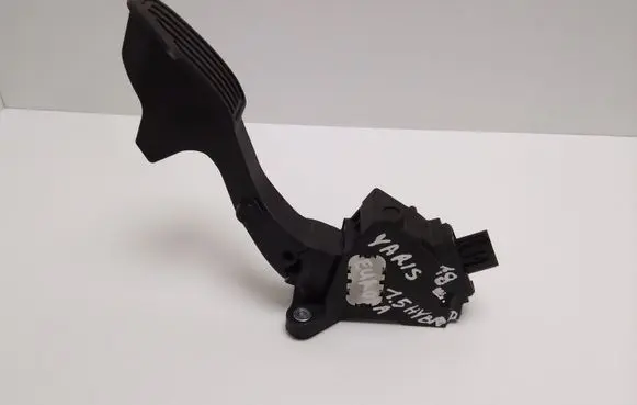 Toyota Yaris Accelerator throttle pedal 781100D110 18073A