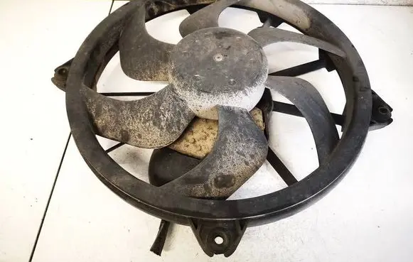 Citroen C5 Radiator cooling fan shroud