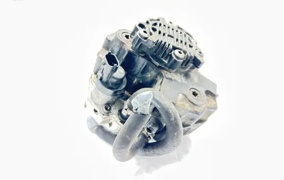 Volvo XC90 Fuel injection high pressure pump 8689590