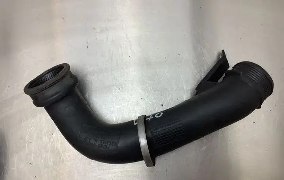 Volvo V70 Intercooler hose/pipe 6896526 BT7RA