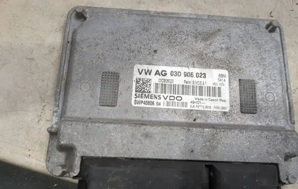Volkswagen Polo V 6R Engine control unit/module 03D906023 5WP4080604