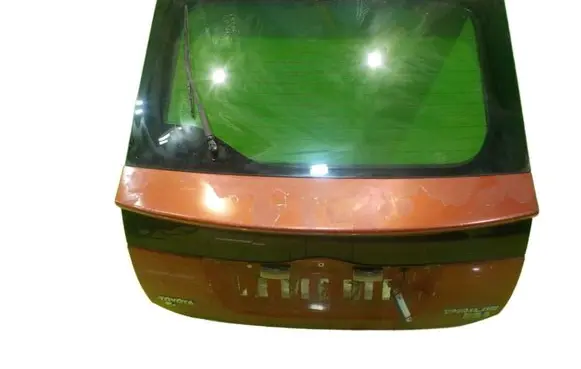 Toyota Prius (NHW20) Tailgate/trunk/boot lid KOMPLETNA