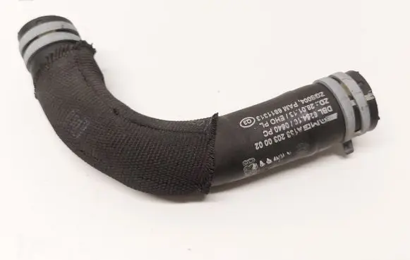 Mercedes-Benz CLA C117 X117 W117 Engine coolant pipe/hose A1332030002