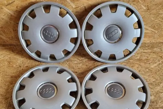 Audi A4 S4 B7 8E 8H R16 wheel hub/cap/trim 4B0601147D