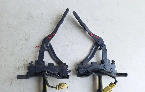 Hyundai Tucson TL Engine bonnet/hood hinges
