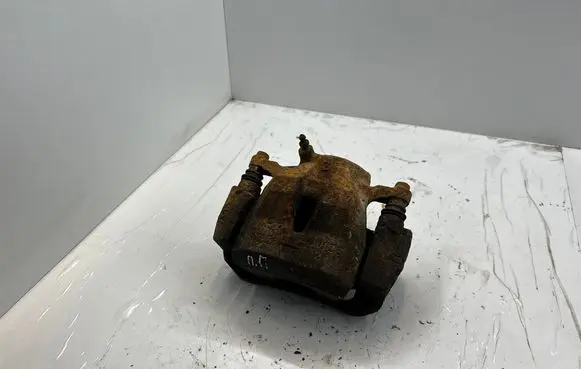 Toyota RAV 4 (XA30) Front brake caliper 