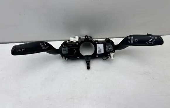 Wiper turn signal indicator stalk/switch