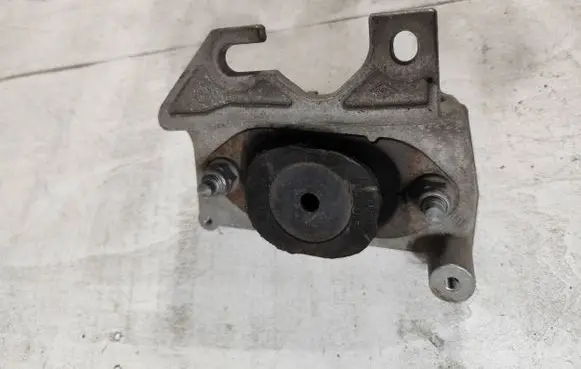 Renault Captur Gearbox mounting bracket 112228880R