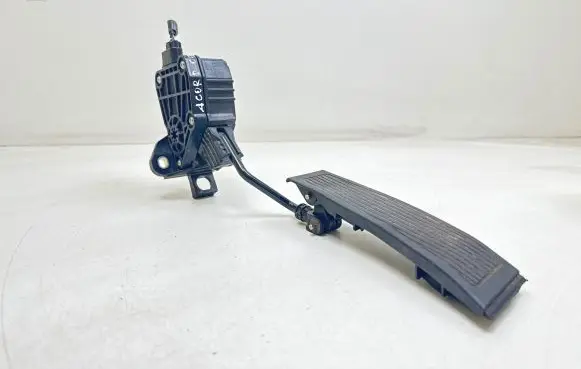 Honda Accord Accelerator throttle pedal 1988007710 06K0520011