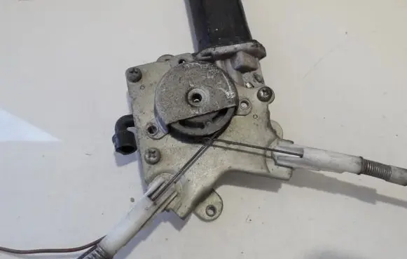 Hyundai Lantra I Rear door window regulator motor 9881033000 98810-33000