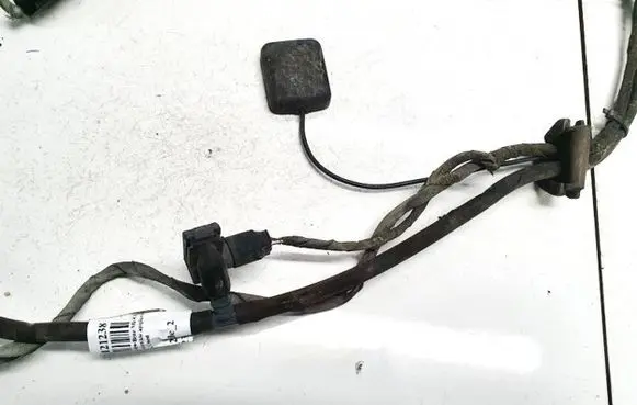 Mercedes-Benz ML W164 Windshield washer spray nozzle 