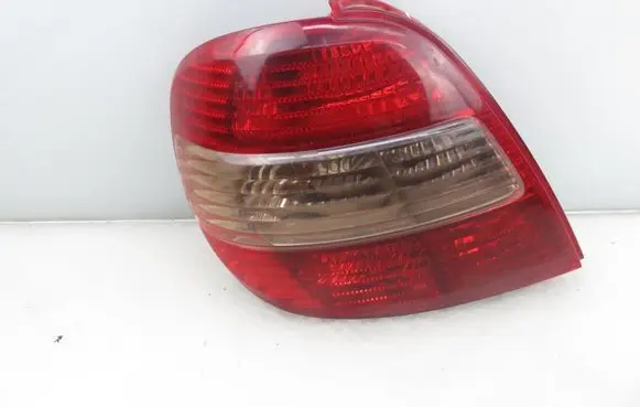 Toyota Avensis T220 Rear/tail lights 