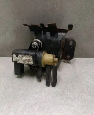 Skoda Yeti (5L) EGR valve cooler bracket 1K0906287J