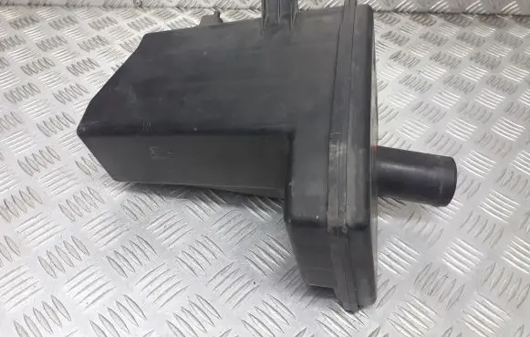 Nissan Primera Intake resonator 